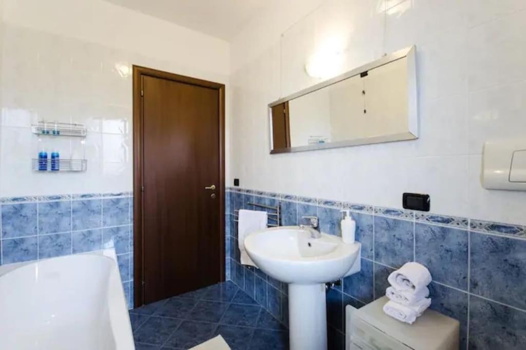 Casa Alpi 44 - Two Bedroom Flat With Huge Balcony Pescara Ngoại thất bức ảnh