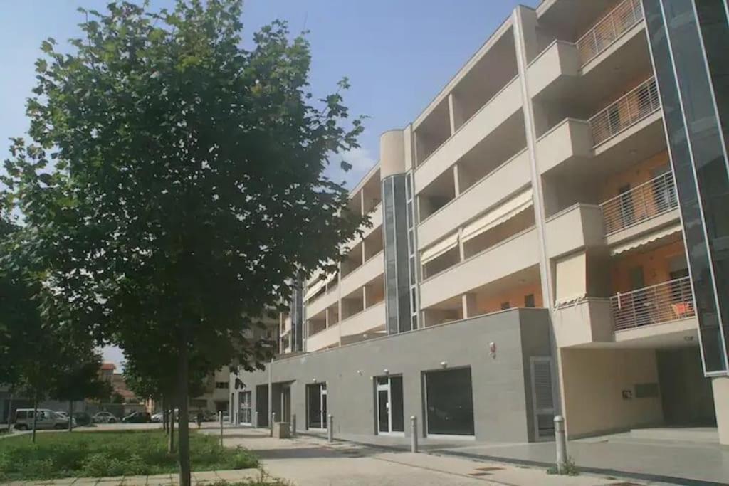 Casa Alpi 44 - Two Bedroom Flat With Huge Balcony Pescara Ngoại thất bức ảnh